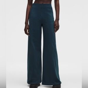 Lululemon High Rise Wide Leg Pant Luon NWOT